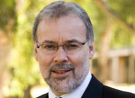 Students with low ATARs from wealthier families first to gain from Pyne’s reforms