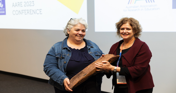 The passing on of the Coolamon